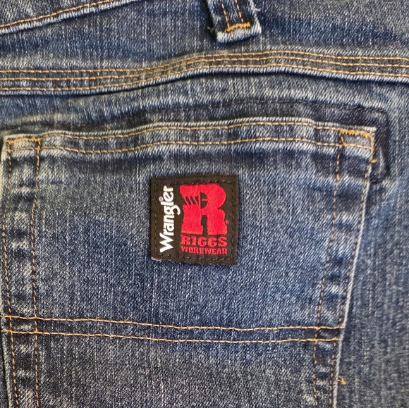 Wrangler® RIGGS Workwear® Advanced Comfort Five Pocket Jean Sz 38W X 32L - Picture 3 of 7